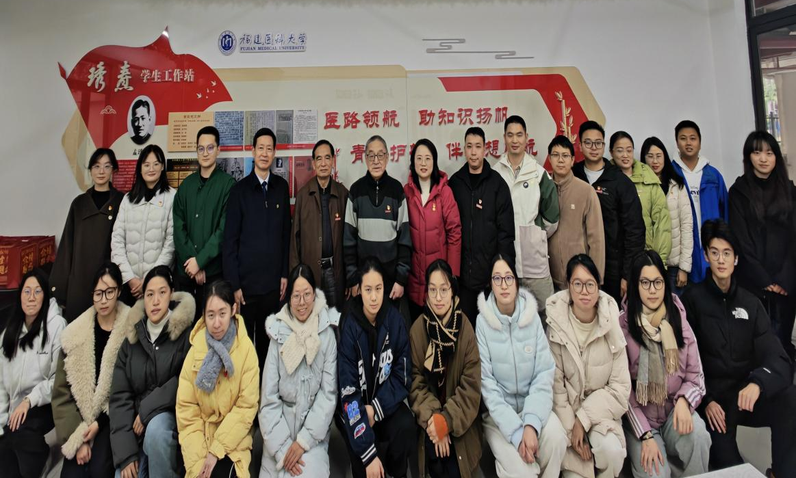 白鸽木兰薪火传，“五老”同上思政课