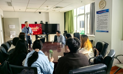 医教协同育英才 医保见习启新程
——福建医科大学首届医疗保险专业学生来到福医附一医院开展见习活动