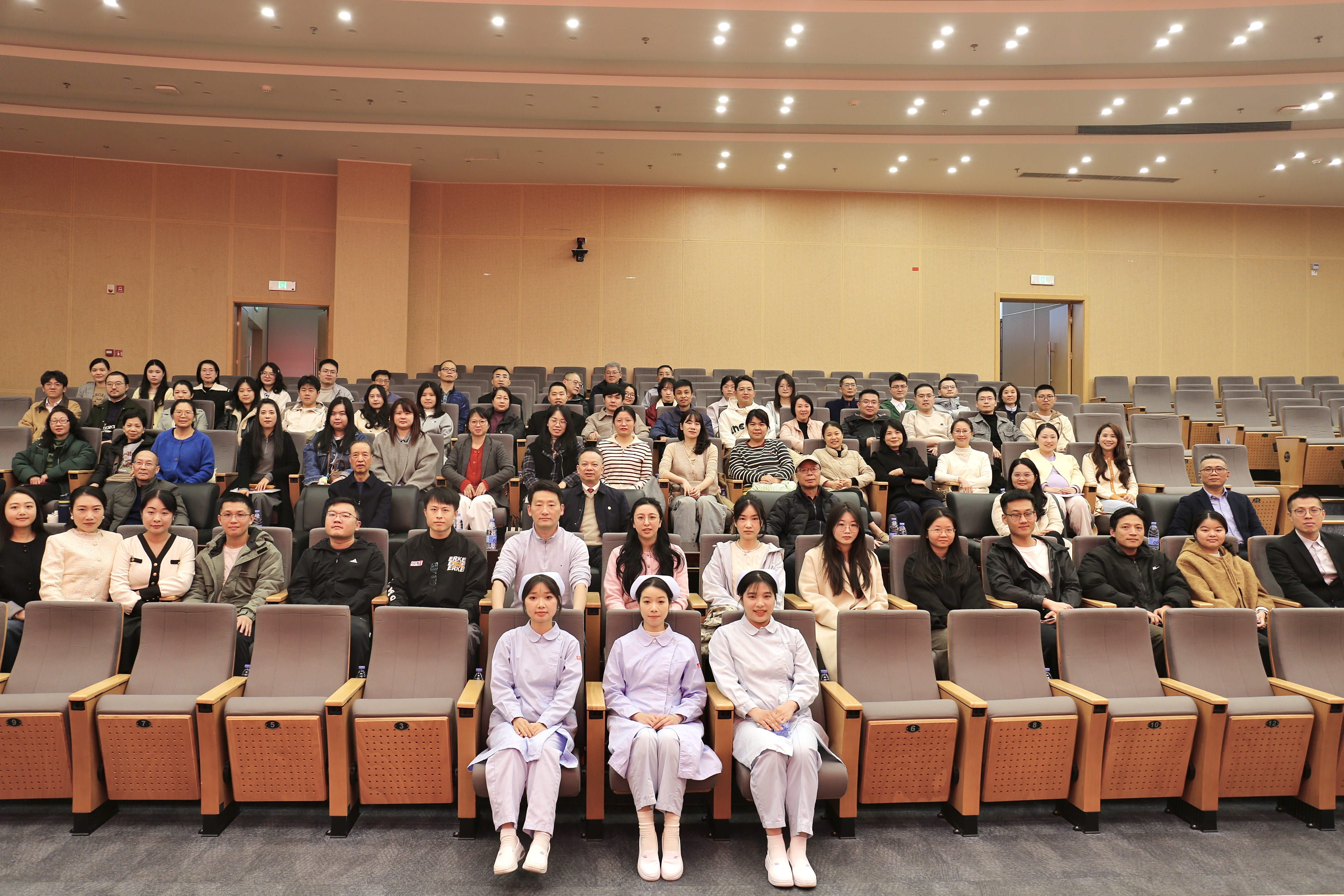 凝心聚力担使命 奋楫扬帆新征程——福医附一医院放疗科2025年度总结表彰大会圆满举行