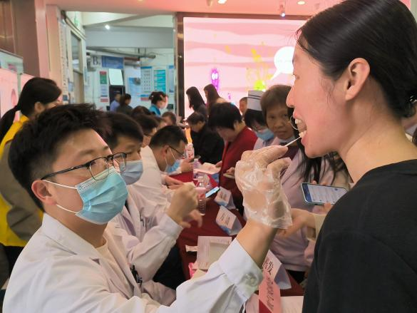 早诊早治,守护“胃”来 ——福医附一医院胃肠外科第二党支部、内镜中心党支部前往闽侯县医院开展胃癌早筛早诊专家义诊活动 早诊早治,守护“胃”来 ——福医附一医院胃肠外科第二党支部、内镜中心党支部前往闽侯县医院开展胃癌早筛早诊专家义诊活动