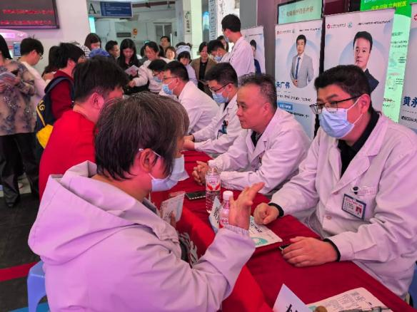 早诊早治,守护“胃”来 ——福医附一医院胃肠外科第二党支部、内镜中心党支部前往闽侯县医院开展胃癌早筛早诊专家义诊活动 早诊早治,守护“胃”来 ——福医附一医院胃肠外科第二党支部、内镜中心党支部前往闽侯县医院开展胃癌早筛早诊专家义诊活动