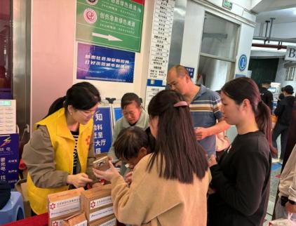 早诊早治,守护“胃”来 ——福医附一医院胃肠外科第二党支部、内镜中心党支部前往闽侯县医院开展胃癌早筛早诊专家义诊活动 早诊早治,守护“胃”来 ——福医附一医院胃肠外科第二党支部、内镜中心党支部前往闽侯县医院开展胃癌早筛早诊专家义诊活动