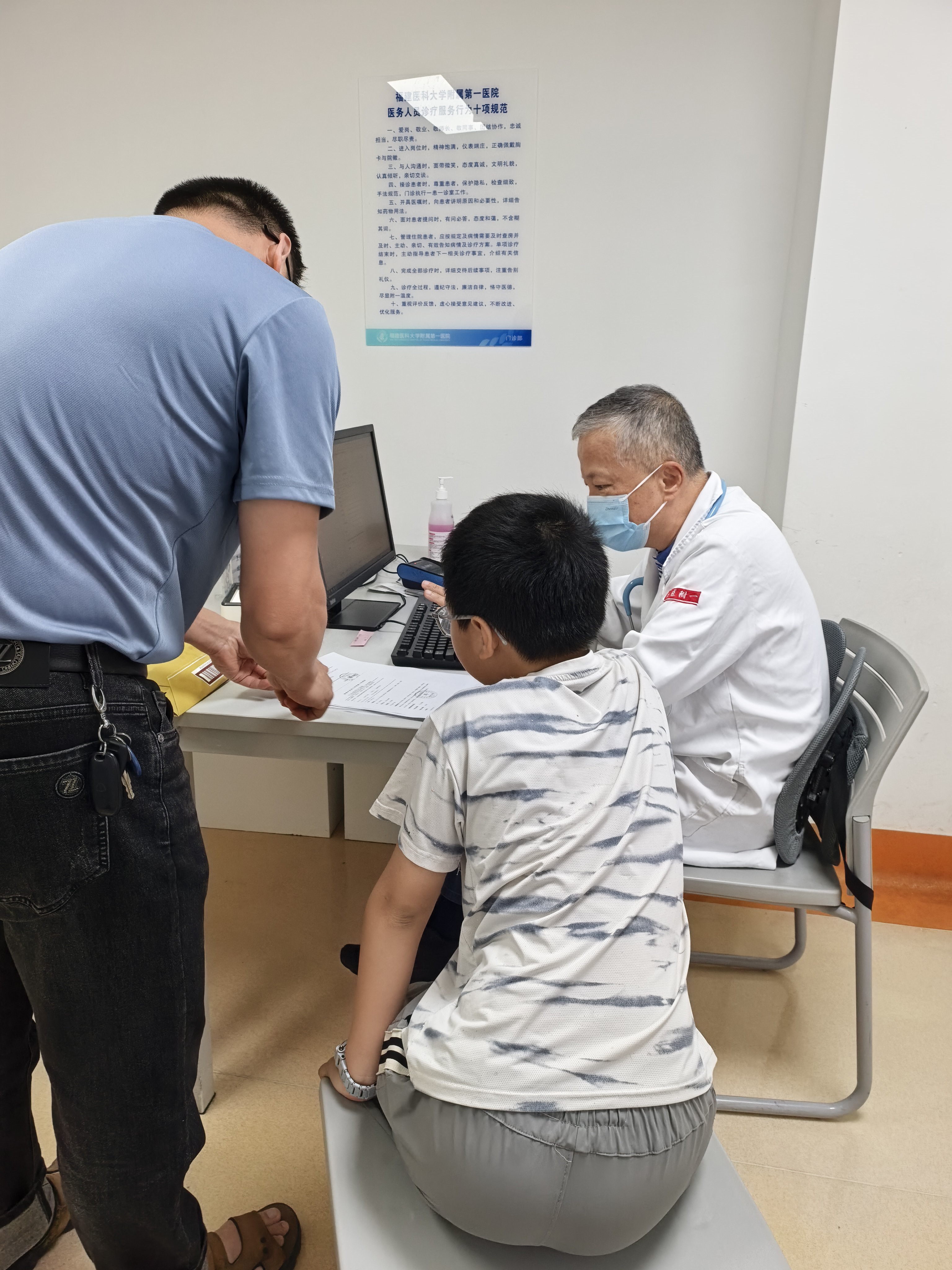 五天五个主题，医生药师联合守护儿童健康 ——福医附一医院儿科儿童安全用药科普暨义诊周圆满结束