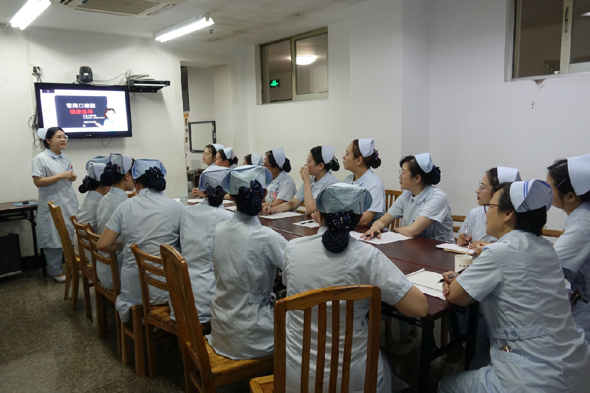 泌尿外科护理团队开展优化常见口服药给药流程学习交流活动 泌尿外科护理团队开展优化常见口服药给药流程学习交流活动