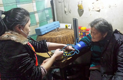 关爱孤寡  赠药送暖行--院团委开展“邻里守望，情暖八闽”主题志愿服务活动