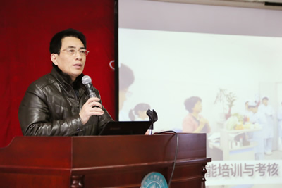 回顾与展望 我们在路上--记2014年全院护士大会 回顾与展望 我们在路上--记2014年全院护士大会