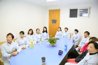 回顾与展望 我们在路上--记2014年全院护士大会 回顾与展望 我们在路上--记2014年全院护士大会