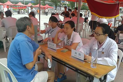 我院圆满完成2014年“服务百姓健康行动”全国大型义诊周活动 我院圆满完成2014年“服务百姓健康行动”全国大型义诊周活动