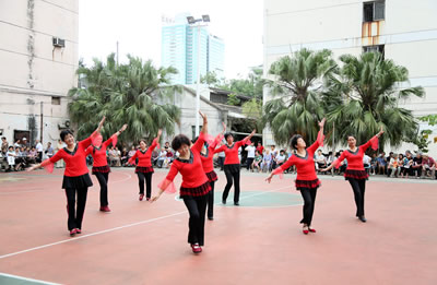 走出来 动起来 乐起来--我院举办庆祝九九重阳节活动纪实 走出来 动起来 乐起来--我院举办庆祝九九重阳节活动纪实