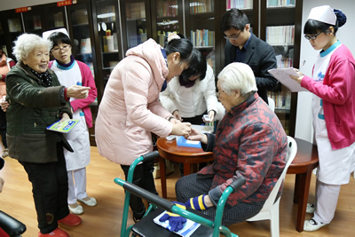 福建医大附一护养中心“爱心加油站”--糖尿病科普与义诊活动 福建医大附一护养中心“爱心加油站”--糖尿病科普与义诊活动