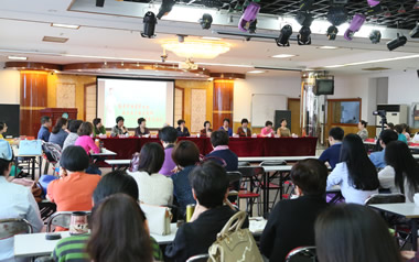 踏寻护理前辈足迹 践行南丁格尔精神 踏寻护理前辈足迹 践行南丁格尔精神