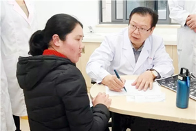 我院协办的2016年全国CHJS人工关节感染基础与临床学习班暨关节假体周围感染专题讨论会在福建龙岩顺利举行 我院协办的2016年全国CHJS人工关节感染基础与临床学习班暨关节假体周围感染专题讨论会在福建龙岩顺利举行