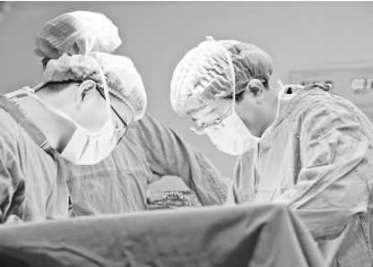 【图片新闻】《新疆日报》援疆特刊报道我院援疆专家动态