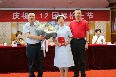 聚焦护理质量安全 倡导护患人文关怀 借高水平医院建设 做可持续护理发展--记福建医科大学附属第一医院2017年5.12国际护士节庆祝大会 聚焦护理质量安全 倡导护患人文关怀 借高水平医院建设 做可持续护理发展--记福建医科大学附属第一医院2017年5.12国际护士节庆祝大会