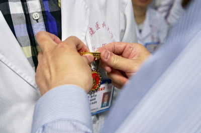 大医精诚 德技双馨--记“中国病理事业突出贡献专家”称号获得者杨代兴、翁景萱教授 大医精诚 德技双馨--记“中国病理事业突出贡献专家”称号获得者杨代兴、翁景萱教授