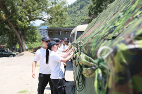 三伏酷暑战高温 应急救援练“强兵”--我院省级紧急医学救援三队开展自然灾害应急救援演练 三伏酷暑战高温 应急救援练“强兵”--我院省级紧急医学救援三队开展自然灾害应急救援演练