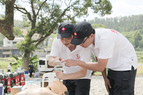 三伏酷暑战高温 应急救援练“强兵”--我院省级紧急医学救援三队开展自然灾害应急救援演练 三伏酷暑战高温 应急救援练“强兵”--我院省级紧急医学救援三队开展自然灾害应急救援演练