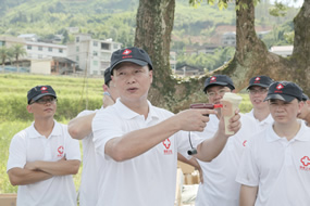 三伏酷暑战高温 应急救援练“强兵”--我院省级紧急医学救援三队开展自然灾害应急救援演练 三伏酷暑战高温 应急救援练“强兵”--我院省级紧急医学救援三队开展自然灾害应急救援演练