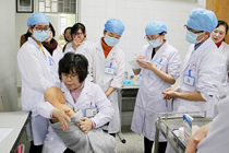 第一临床医学院师生代表福建医科大学参加第九届全国高等医学院校大学生临床技能竞赛华东区赛获一等奖