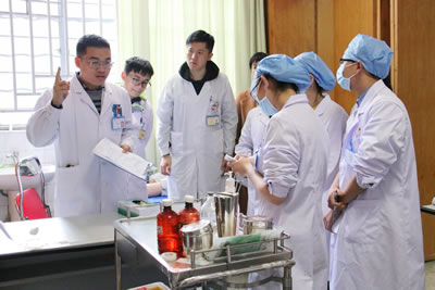 第一临床医学院代表福建医科大学参加第九届全国高等医学院校大学生临床技能竞赛总决赛荣获三等奖 第一临床医学院代表福建医科大学参加第九届全国高等医学院校大学生临床技能竞赛总决赛荣获三等奖