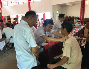 『致敬医师节』我院六个党支部联合开展送服务下基层党建活动