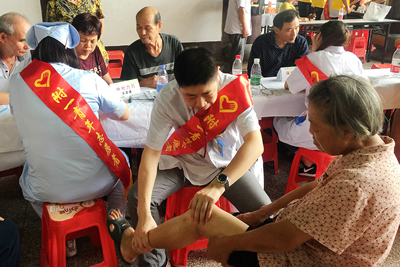 『致敬医师节』我院青年医务工作者参加李嘉诚基金会2018年全国医学生暑期医疗扶贫之闽清坂东义诊活动 『致敬医师节』我院青年医务工作者参加李嘉诚基金会2018年全国医学生暑期医疗扶贫之闽清坂东义诊活动
