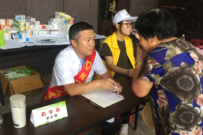 『致敬医师节』我院青年医务工作者参加李嘉诚基金会2018年全国医学生暑期医疗扶贫之闽清坂东义诊活动 『致敬医师节』我院青年医务工作者参加李嘉诚基金会2018年全国医学生暑期医疗扶贫之闽清坂东义诊活动