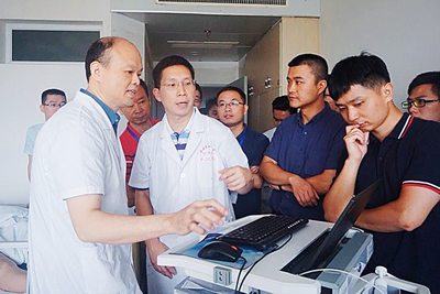 我院关节外科举办膝关节复杂初次置换与翻修高级研讨班 我院关节外科举办膝关节复杂初次置换与翻修高级研讨班