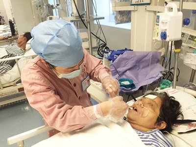 立足岗位学慕容 用心服务暖人心 立足岗位学慕容 用心服务暖人心