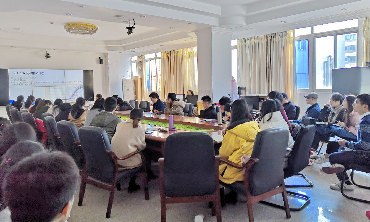 科研从“小”抓起  从“技术关”学起 ——第一临床医学院开展研究生实验技术与规范培训