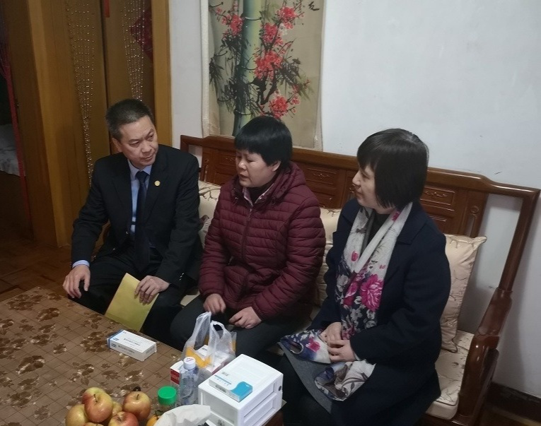 『附一风貌』节前慰问送祝福  深情关怀暖人心