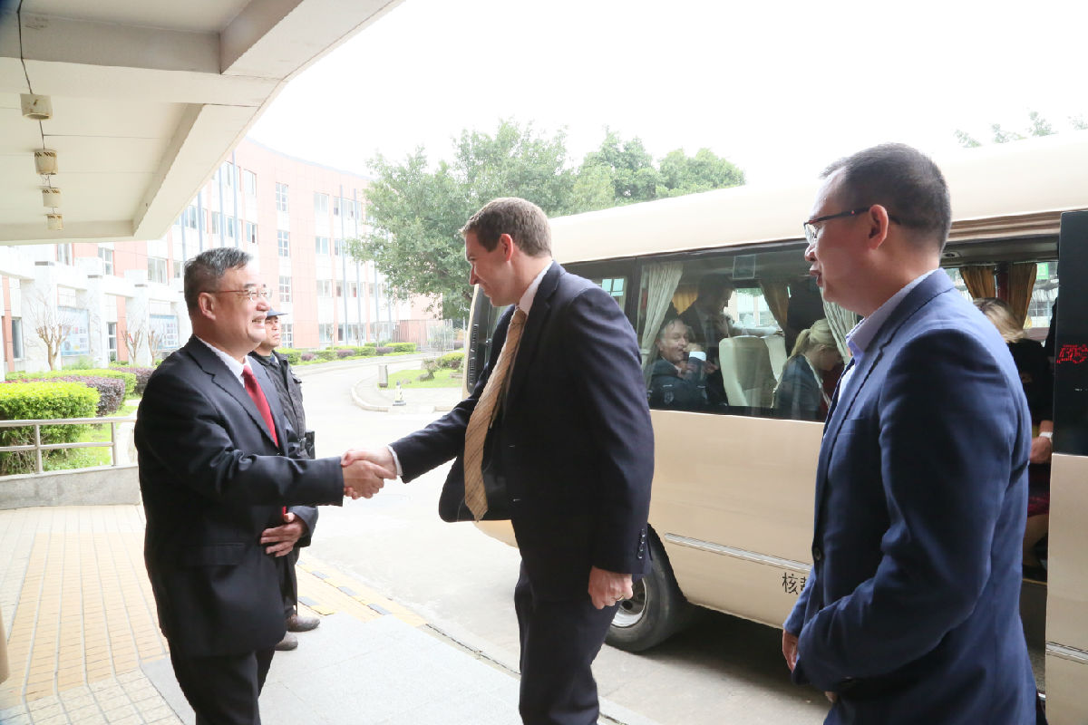 澳大利亚议员一行参访我院康复医院和护养中心