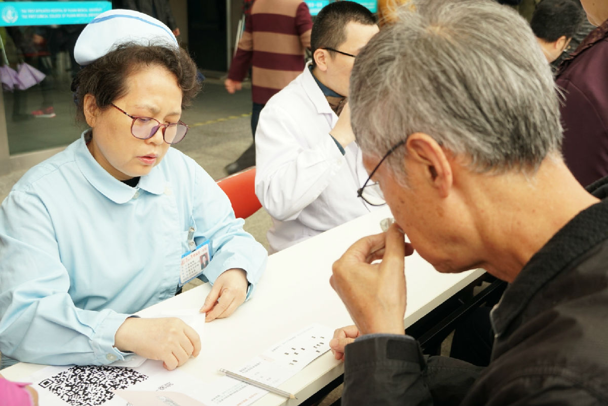 嗅觉减退可能是帕金森病最早期症状！