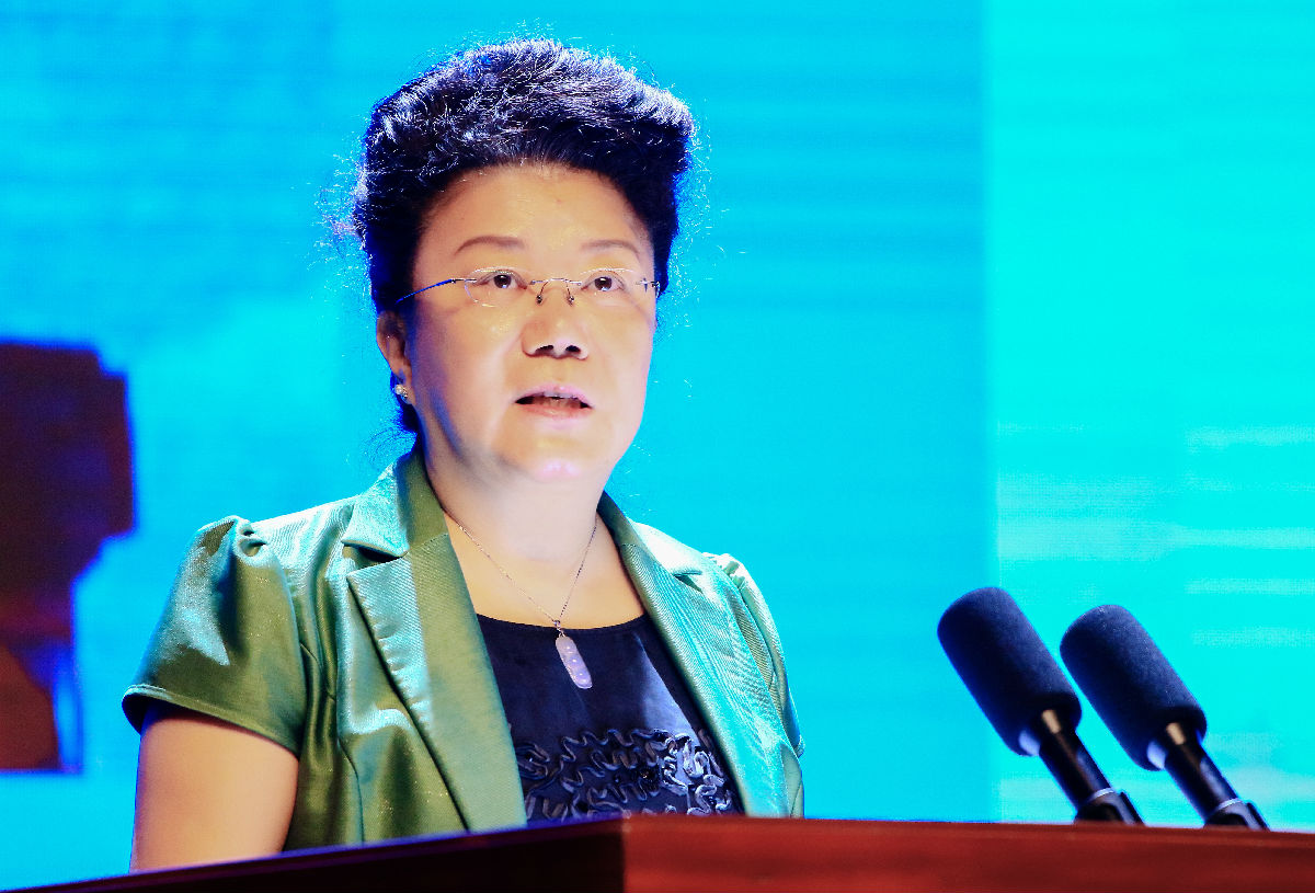 慕容慎行同志先进事迹巡回报告会首场报告在福州举行