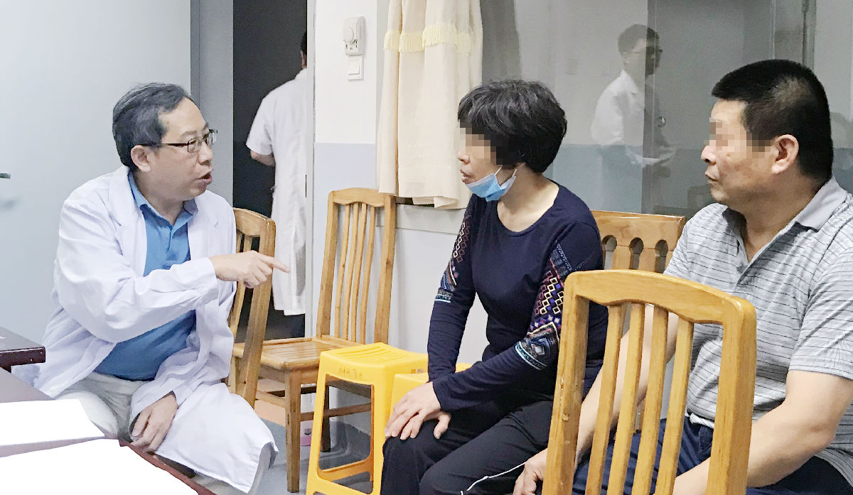 周良辅院士及团队专家胡锦教授莅临我院院士工作站指导工作