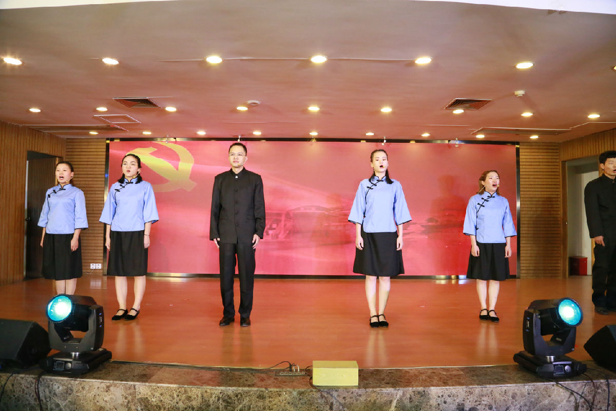 我院举办首届文化节系列活动暨纪念建国70周年“诵经典 育德行 我与祖国共成长”经典诵读比赛