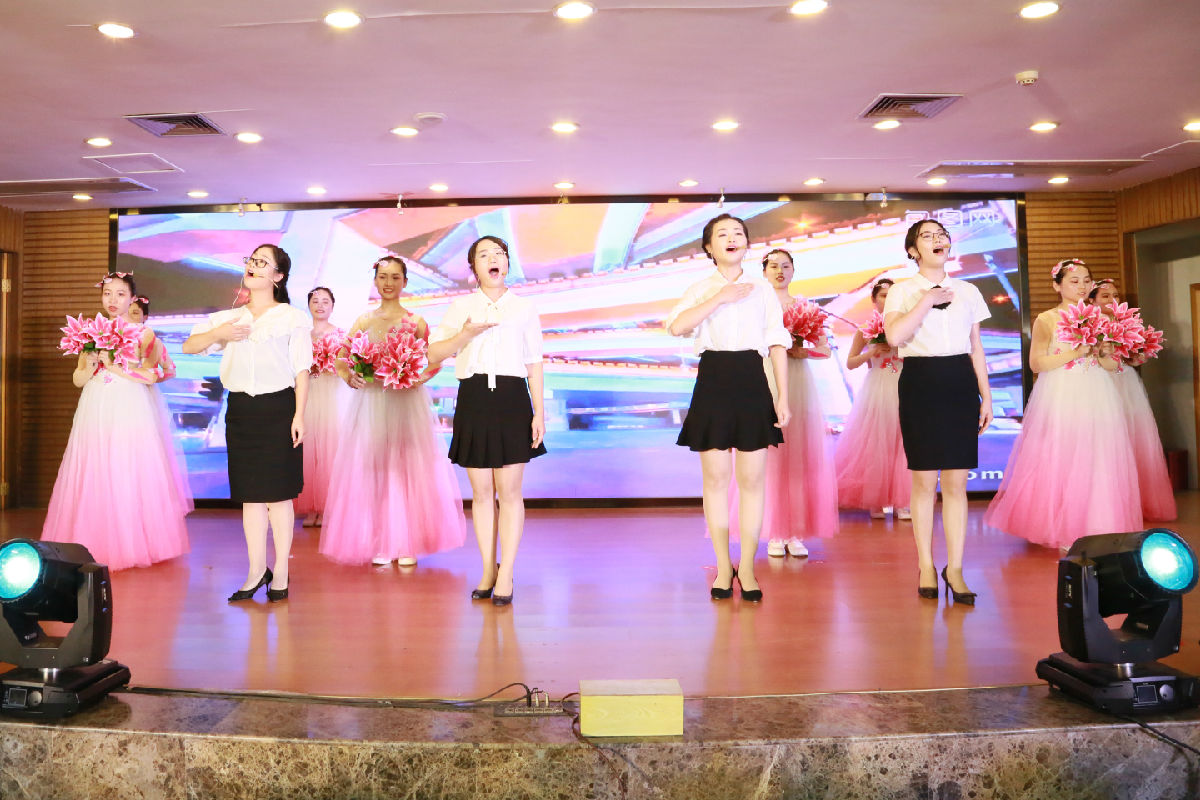 我院举办首届文化节系列活动暨纪念建国70周年“诵经典 育德行 我与祖国共成长”经典诵读比赛