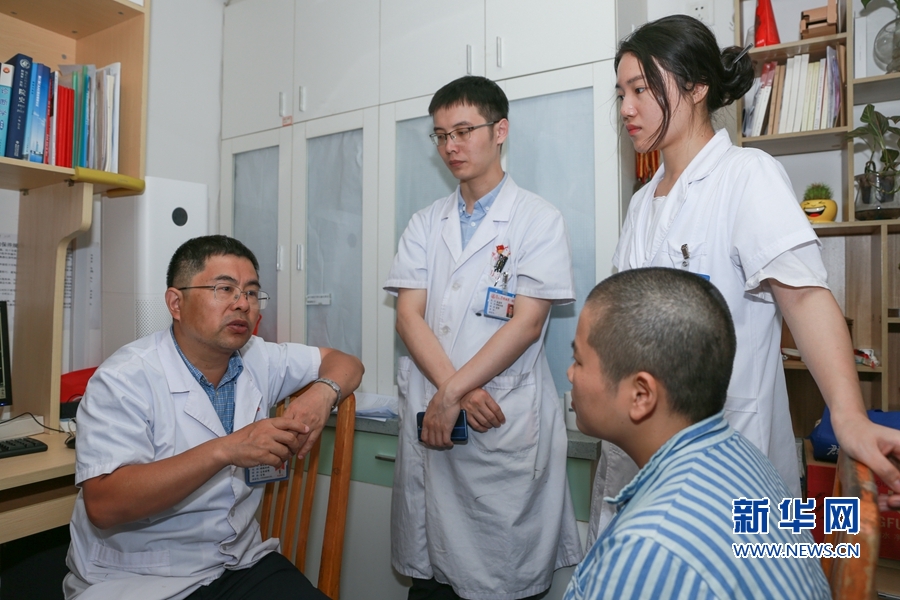 【媒体看附一】外科楼里的15个小时