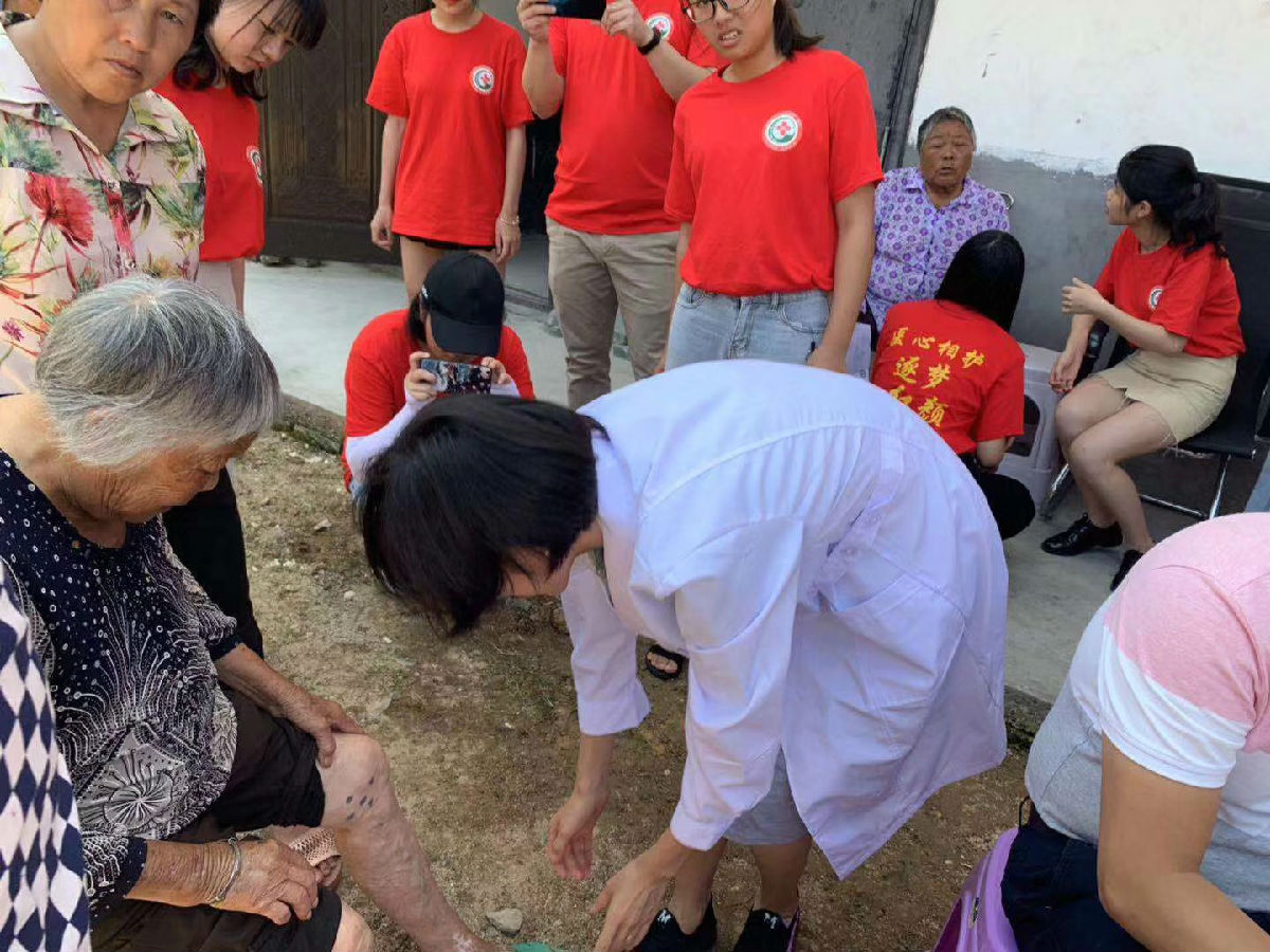 携夏日温情，暖老人心扉 ——“医心相护，逐梦红颜”赴革命老区三明大田实践队走进谢洋乡敬老院