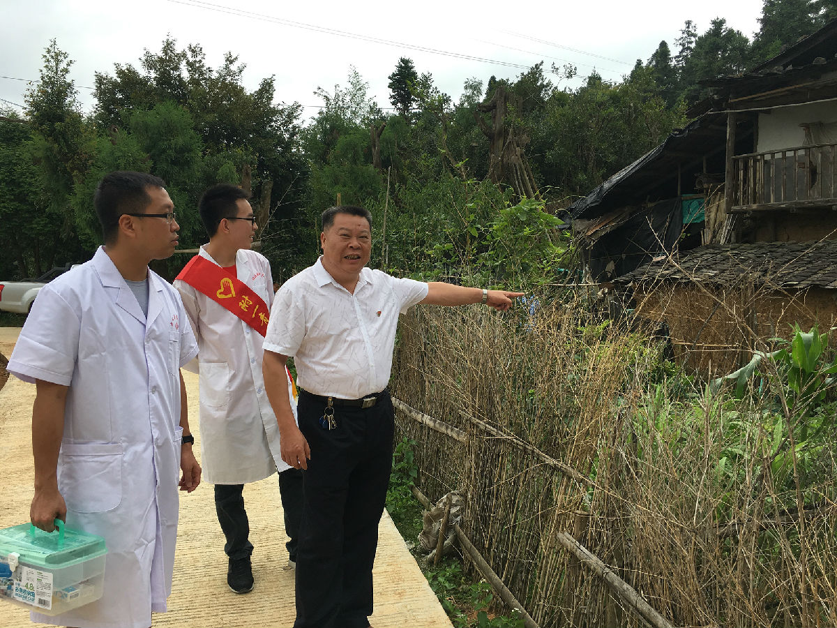 行竹林深处，见扶贫福音 ——第一临床医学院“医心相护，逐梦红颜”赴革命老区三明市大田县医疗实践队慰问武陵乡贫困户陈夏钦先生家