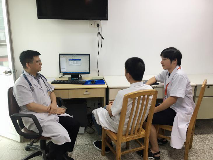 我院开展“2019年高中生暑期临床医学全程体验”志愿活动