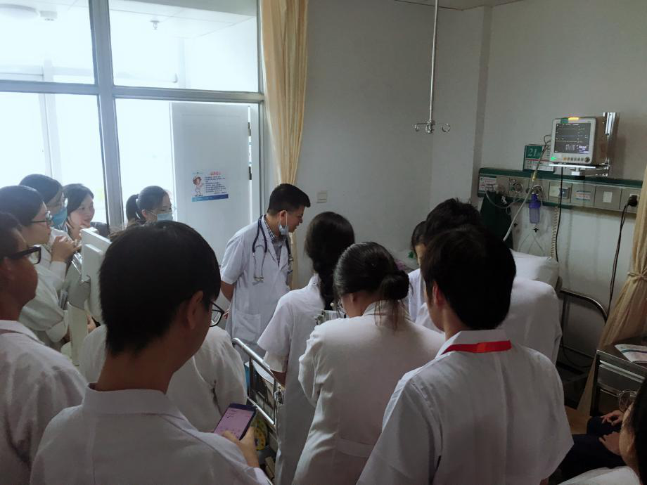 我院开展“2019年高中生暑期临床医学全程体验”志愿活动