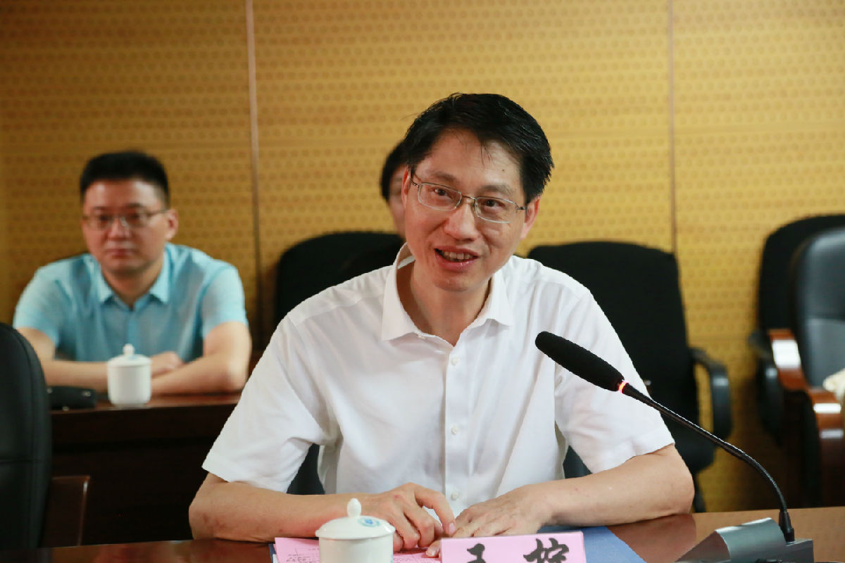 国家卫健委医政医管局马旭东副处长一行到我院调研