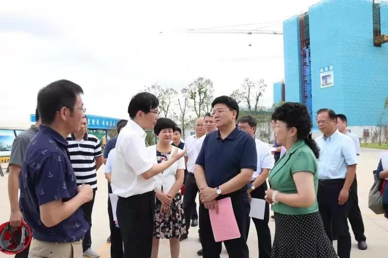 国家卫健委副主任王贺胜考察调研福州滨海新城医院