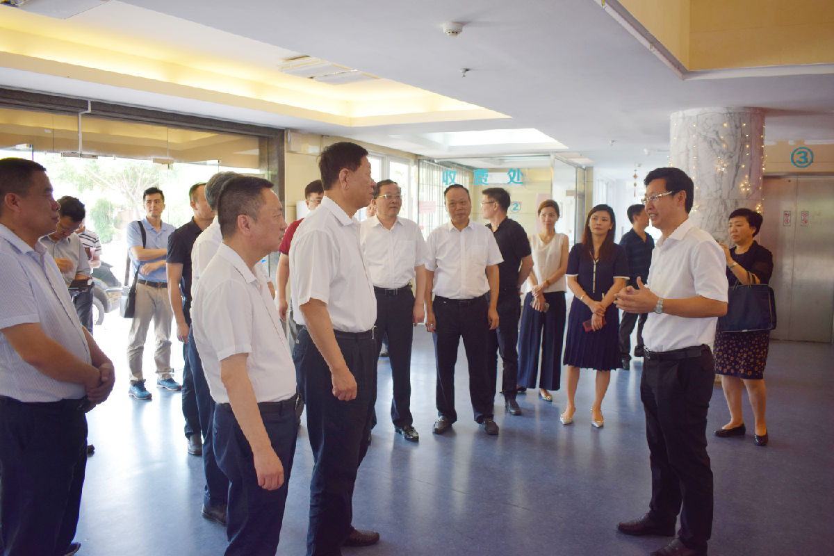 全国政协社法委副主任尹蔚民一行到我院护养中心调研