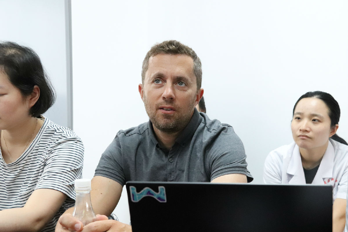 西班牙Valencia大学胚胎学家Marcos教授到我院生殖医学中心访问讲学