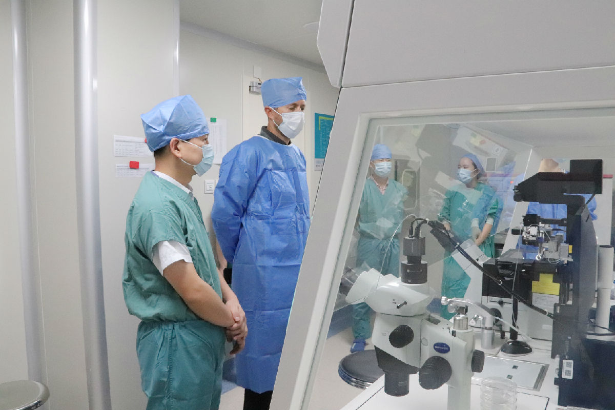 西班牙Valencia大学胚胎学家Marcos教授到我院生殖医学中心访问讲学