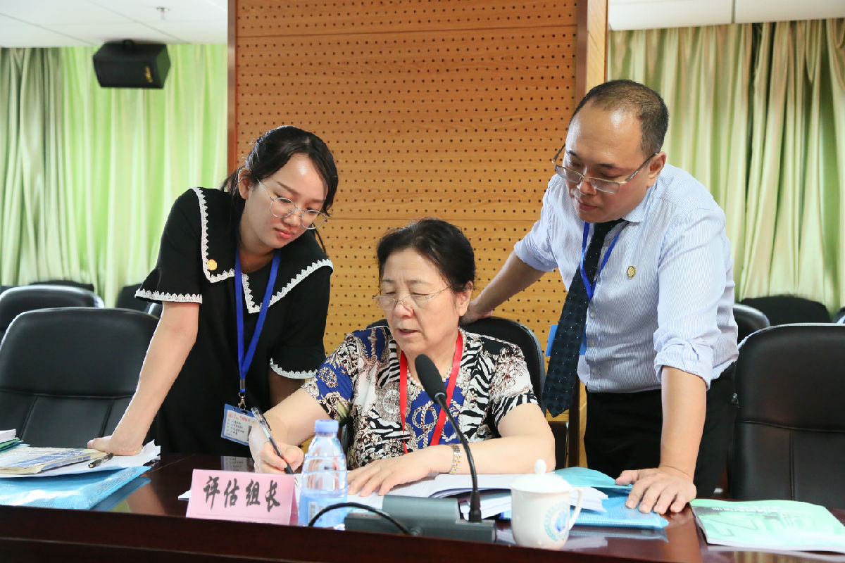 国家住院医师规范化培训评估组到我院检查指导