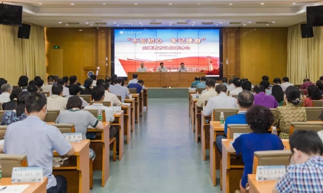 我就是大力倡导和弘扬“慕容慎行精神”——福建医科大学典型引领，坚定履行“教育”“医疗”两大使命