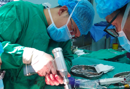 男子面部骨折压迫脑和眼 我院援宁队员协助当地医院神经外科实施“额颞眶颧入路”手术力挽狂澜